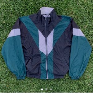 windbreaker size small in men’s